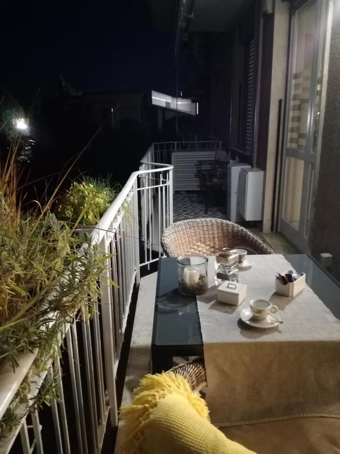 Suite 51 Appartamento Con Terrazzo A 50 Mt Dal Lago - Private Parking (Adults Only) Arona Eksteriør bilde