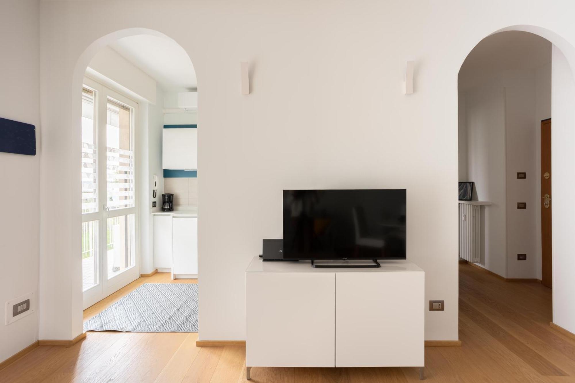 Suite 51 Appartamento Con Terrazzo A 50 Mt Dal Lago - Private Parking (Adults Only) Arona Eksteriør bilde
