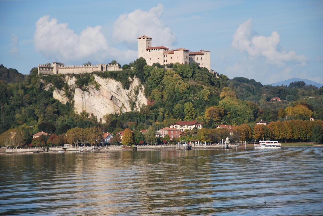 Suite 51 Appartamento Con Terrazzo A 50 Mt Dal Lago - Private Parking (Adults Only) Arona Eksteriør bilde